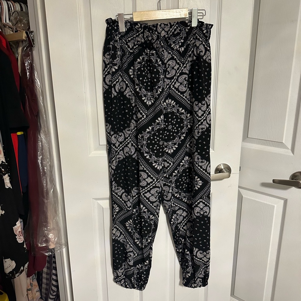 0XL SHEIN Paisley Pants